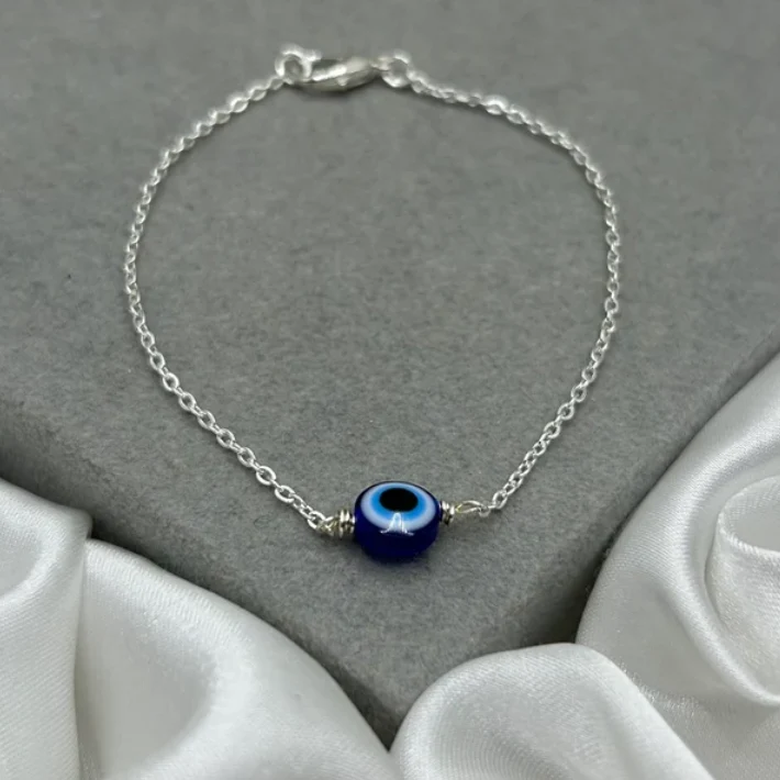 Sleek Chain Evil Eye Women's Bracelet - Image 5